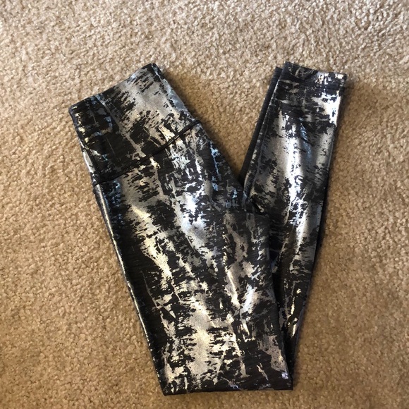 Lululemon leggings size 6, metallic, high waist - Picture 2 of 7